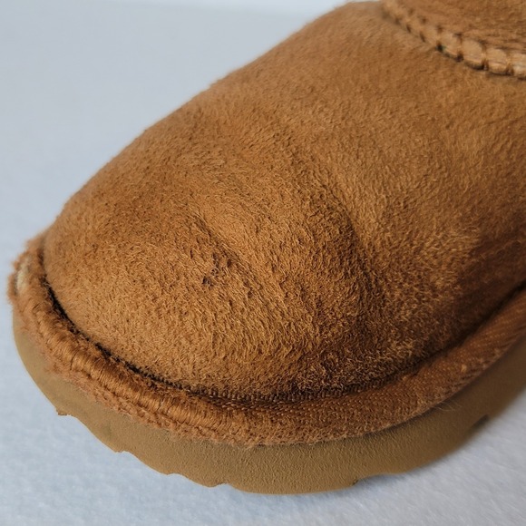 UGG Classic II Toddler Boots Size 8 Chestnut Sheepskin Winter Boots Kids - Picture 6 of 13
